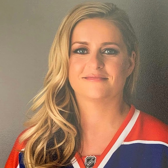 Meet your Posher, Danielle - Picture 2 of 2